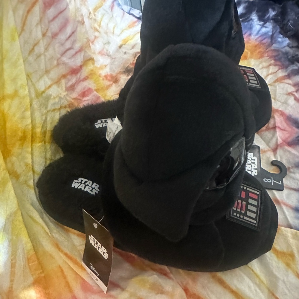 Darth Vader slippers - Picture 4 of 5